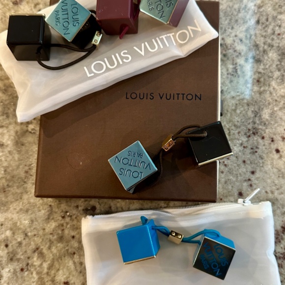 🩵Louis Vuitton Hair Cubes - Two Sets Of Two - Excellent Condition 💜 - Picture 6 of 6